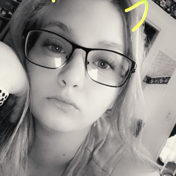 Meet your Posher, Alicia - Picture 1 of 1